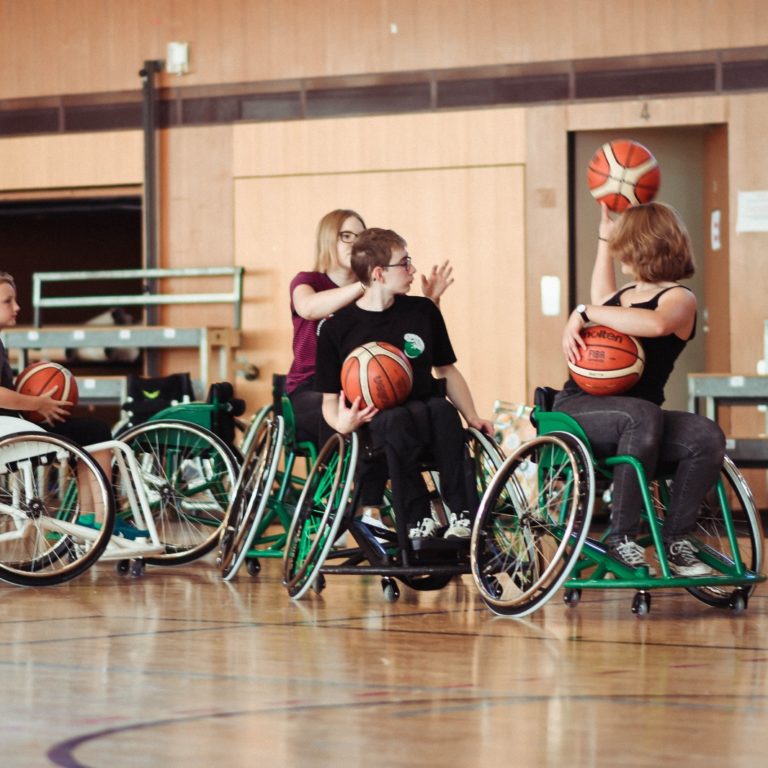 IGUANACLASH: Баскетбол на колясках объединяет!